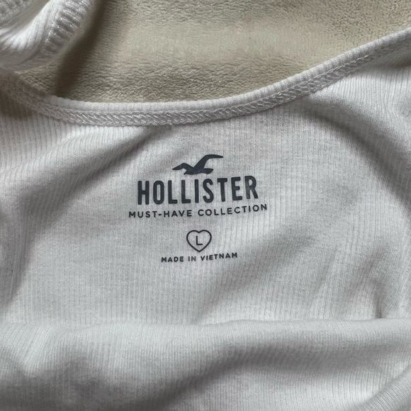 White Hollister Must Have Collection Tank With Ruched Sides - Picture 4 of 4